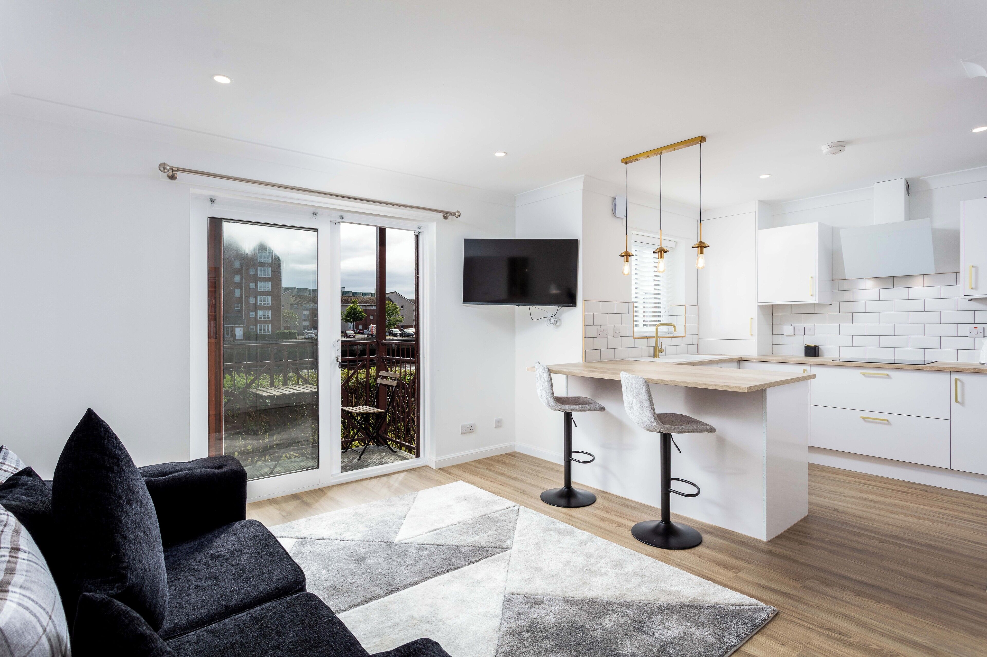 テレビ、書斎 / ワークスペース