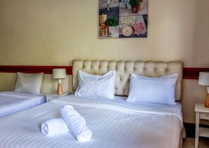 スーペリア トリプルルーム | ミニバー、セーフティボックス (室内)、WiFi (無料)、ベッドシーツ