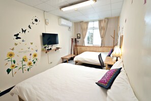 Desk, blackout drapes, free WiFi - 556Homestay (Tainan)