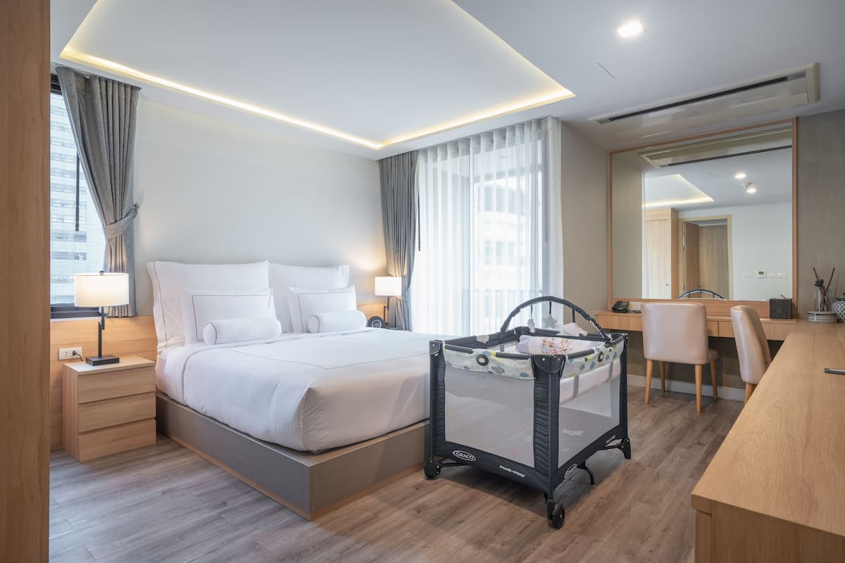 1 bedroom, Egyptian cotton sheets, premium bedding, minibar