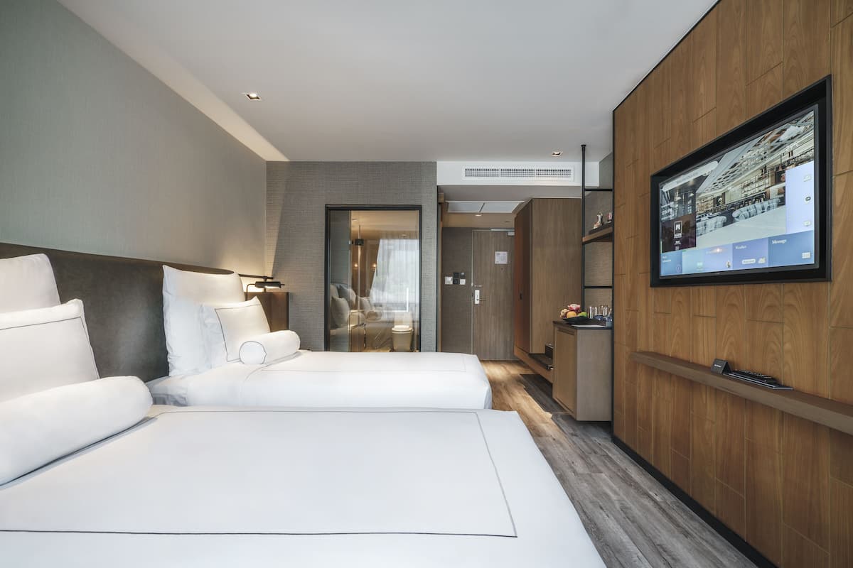 1 bedroom, Egyptian cotton sheets, premium bedding, minibar