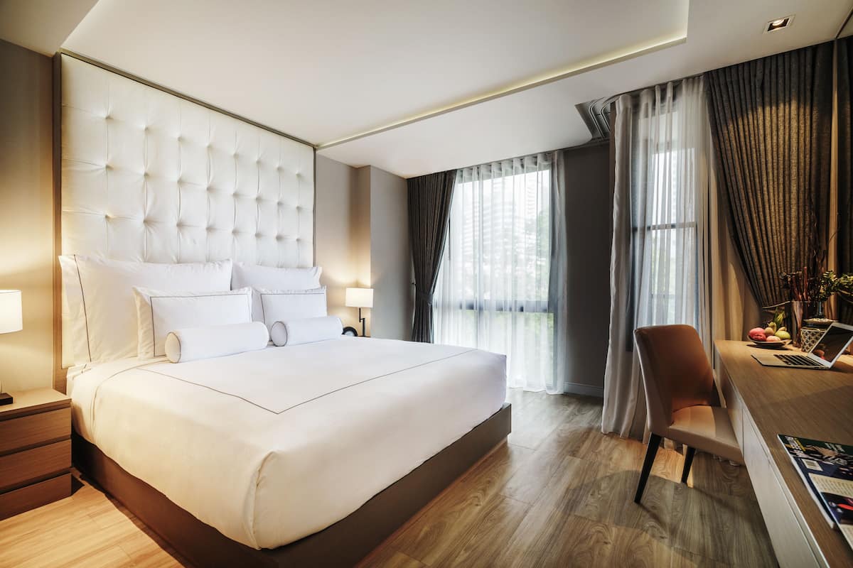 1 bedroom, Egyptian cotton sheets, premium bedding, minibar