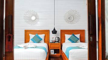 Quarto luxo, 2 camas de solteiro | 1 quarto, roupas de cama premium, cofres nos quartos, Wi-Fi de cortesia