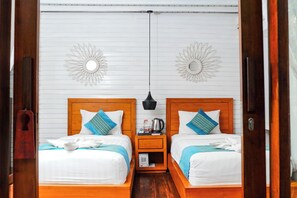 Deluxe Room, 2 Twin Beds | 1 bedroom, premium bedding, in-room safe, free WiFi
