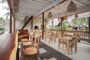 Breakfast, lunch, dinner served; local and international cuisine  - Sadev Resort (Gili Trawangan)