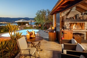 A heated pool - Villa with privat heated Pool and Sea View, garden, BBQ house. (Zedno)