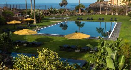 85 Seafront, golf, swimming pool