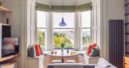 Elegant Luxury sea view apartment. Over looking Bangor marina & Pickie Park.