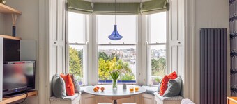 Elegant Luxury sea view apartment. Over looking Bangor marina & Pickie Park.