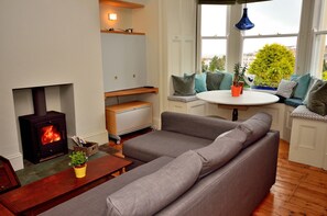 Smart TV, fireplace, video games, DVD player