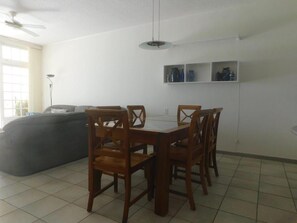 Dining - Beautiful apartment with sea view Royal Palm Resort near Willemstad (Willemstad)