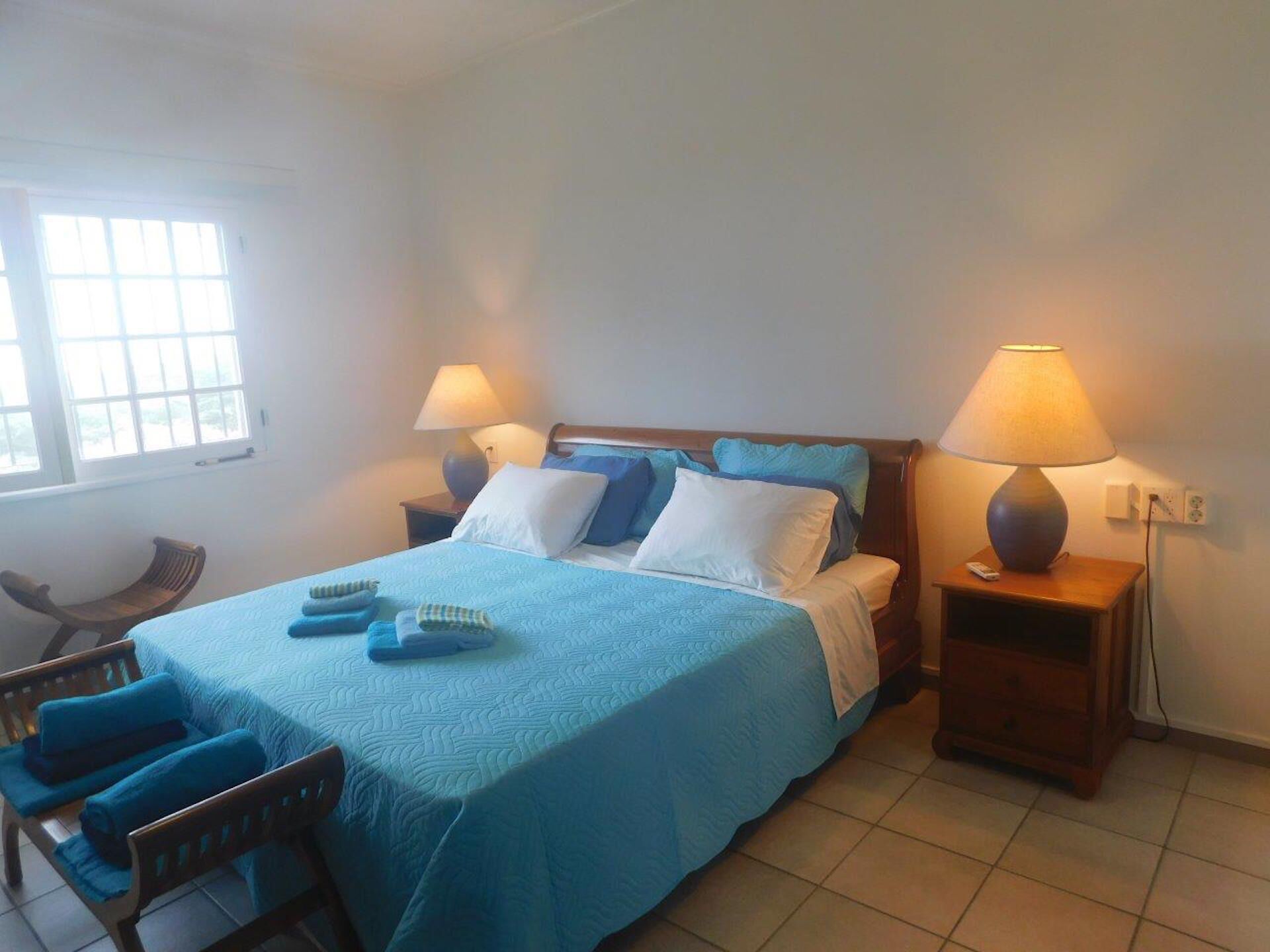 2 bedrooms, desk, iron/ironing board, travel cot