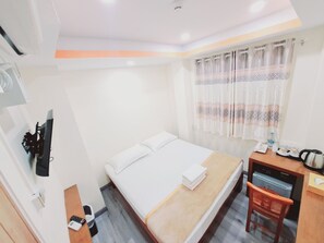 Superior Double Room | Minibar, in-room safe, desk, soundproofing - 121 Hotel Yangon (Yangon)