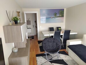 Télévision, table de tennis de table