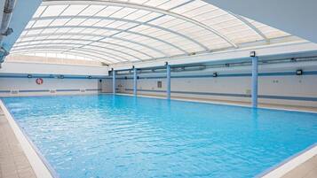 Piscine couverte, piscine extérieure