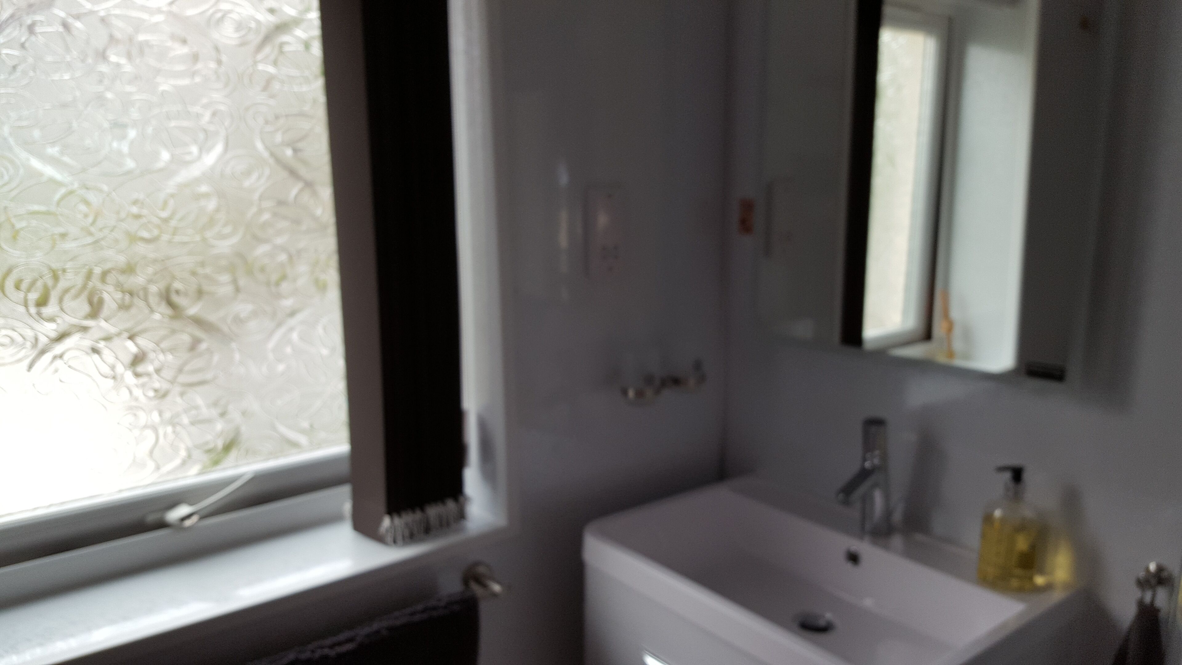 Dutxa, assecador de cabells, tovalloles i sabó 