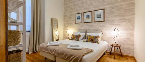 2 bedrooms, iron/ironing board, travel cot, free WiFi