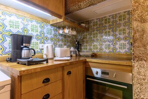 冰箱、微波炉、烤箱、炉灶