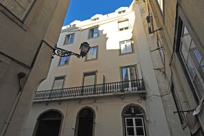 Exterior detail - Travessa II (Lisbon)
