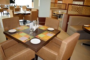 Restaurant - Nakshatra Emerald Inn (Chavakkad)