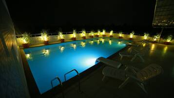 Indoor pool, outdoor pool