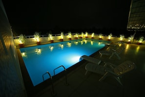 Piscina interna, piscina externa