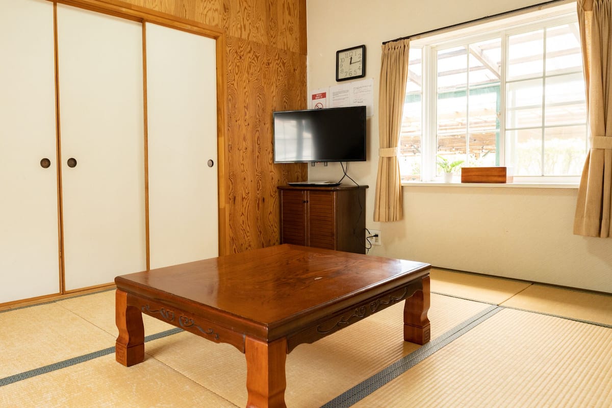 Desk, blackout curtains, free WiFi, bed sheets