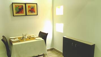 Egyptian cotton sheets, premium bedding, desk, laptop workspace