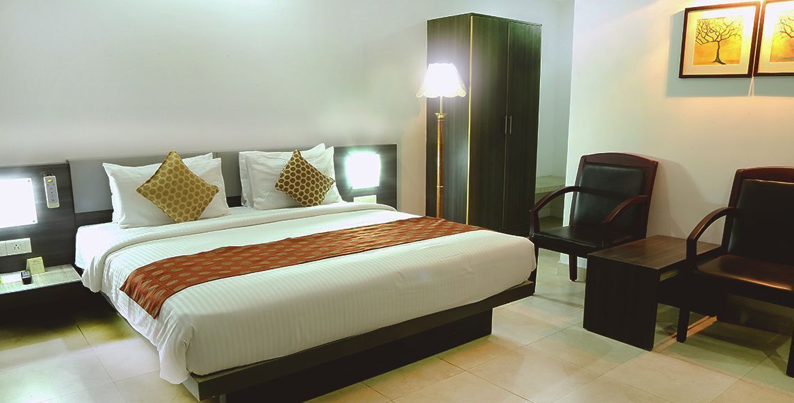 Egyptian cotton sheets, premium bedding, desk, laptop workspace