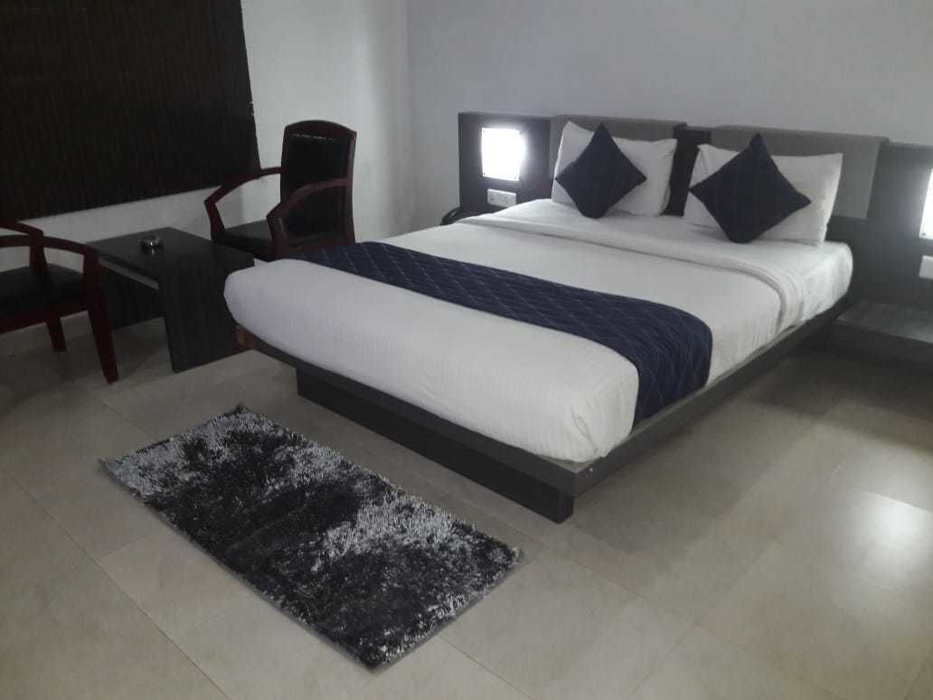 Egyptian cotton sheets, premium bedding, desk, laptop workspace