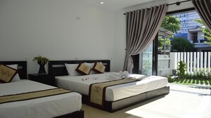 Habitación triple, balcón
