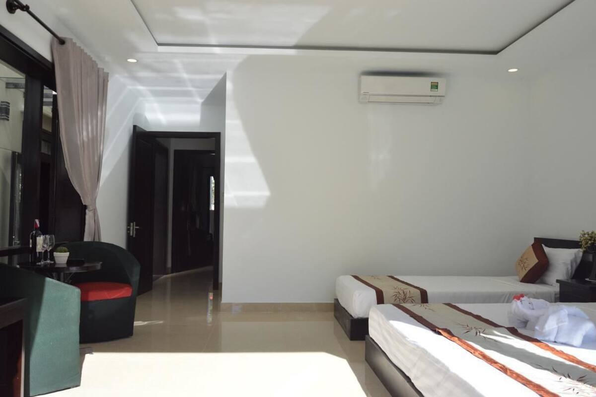 Deluxe Family Room | Bàn, truy cập Internet không dây miễn phí