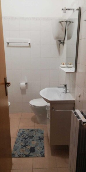 Hair dryer, towels