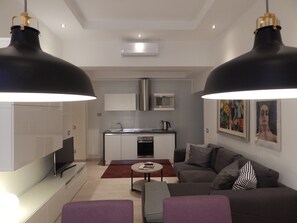 TV, DVD player - LUXURY APARTMENT CLOSE TO THE VATICAN AND METRO STOP WIFI/AC (Roma)