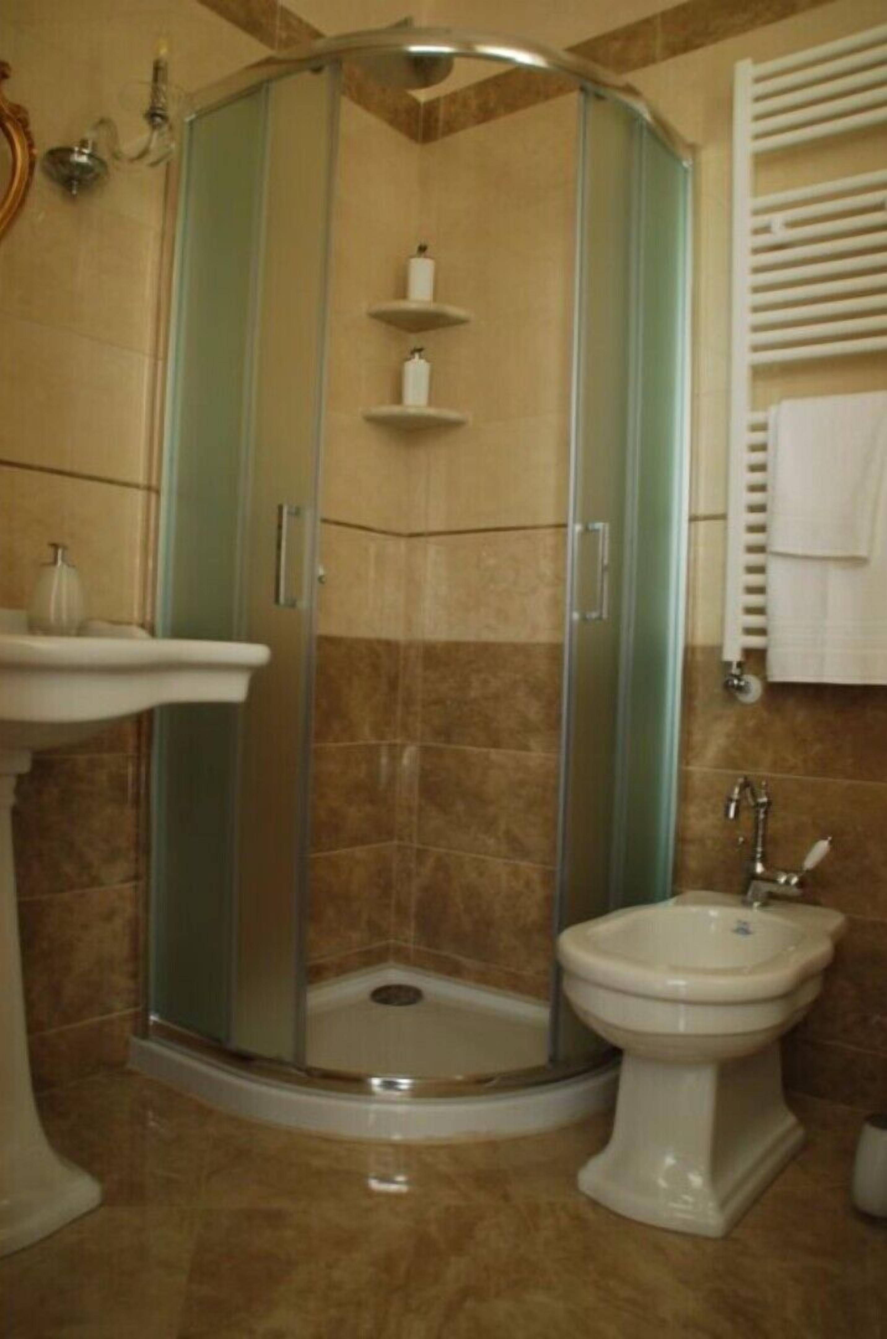 Dusche, Haartrockner, Bademäntel, Bidet