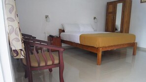 Standard Double Room, 1 Double Bed | Rollaway beds, free WiFi - Green Island Resort (Vaikom)