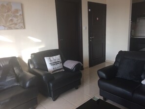 TV, DVD player, books, video library