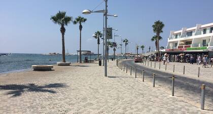 Modern 2 bed apartment with WiFi situated in the Universal Area of Paphos