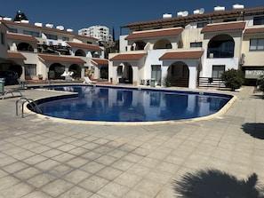 Pool - Modern 2 bed apartment situated in the Universal Area of Paphos (Paphos)