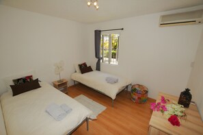 3 bedrooms, in-room safe, iron/ironing board, free WiFi