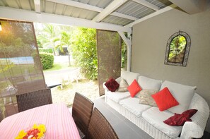 Smart TV, DVD player - Ken 18 in a beautiful private complex with swimming pool, 50m from the beach (Bain Boeuf, Pereybere)