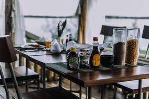 Free daily full breakfast  - Buvi Lodge (Entebbe)
