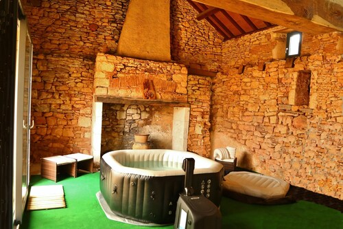 Gîte 4**** de charme avec SPA , wifi, vélos, draps,linge, éq.bébé fournis