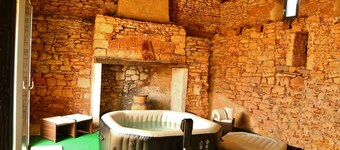 COTTAGE PRIVATE with SPA -Wifi-Baby Equi-Sheets provided