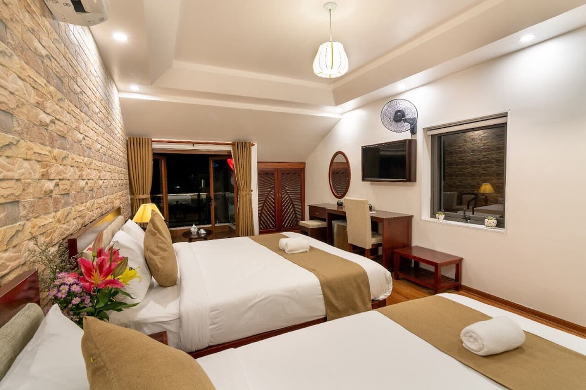 Minibar, in-room safe, desk, blackout drapes