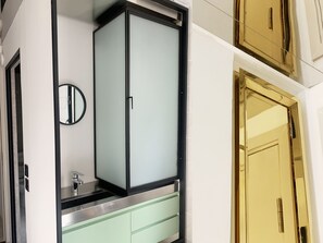 Design Room, 1 Bedroom | Individually furnished, iron/ironing board, free WiFi, bed sheets