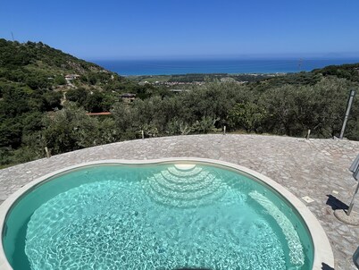 Holiday house in the middle of an olive plantation with fantastic sea view