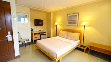 Minibar, desk, iron/ironing board, bed sheets