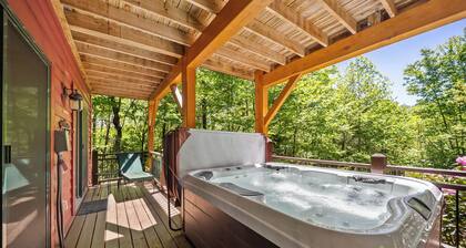 Muir Lodge -Sleeps 10, hot tub, games, pets ok, Blowing Rock, 3 Suites