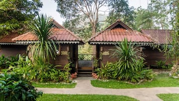 Deluxe River View Double | 1 多间卧室、迷你吧、遮光窗帘、免费 WiFi